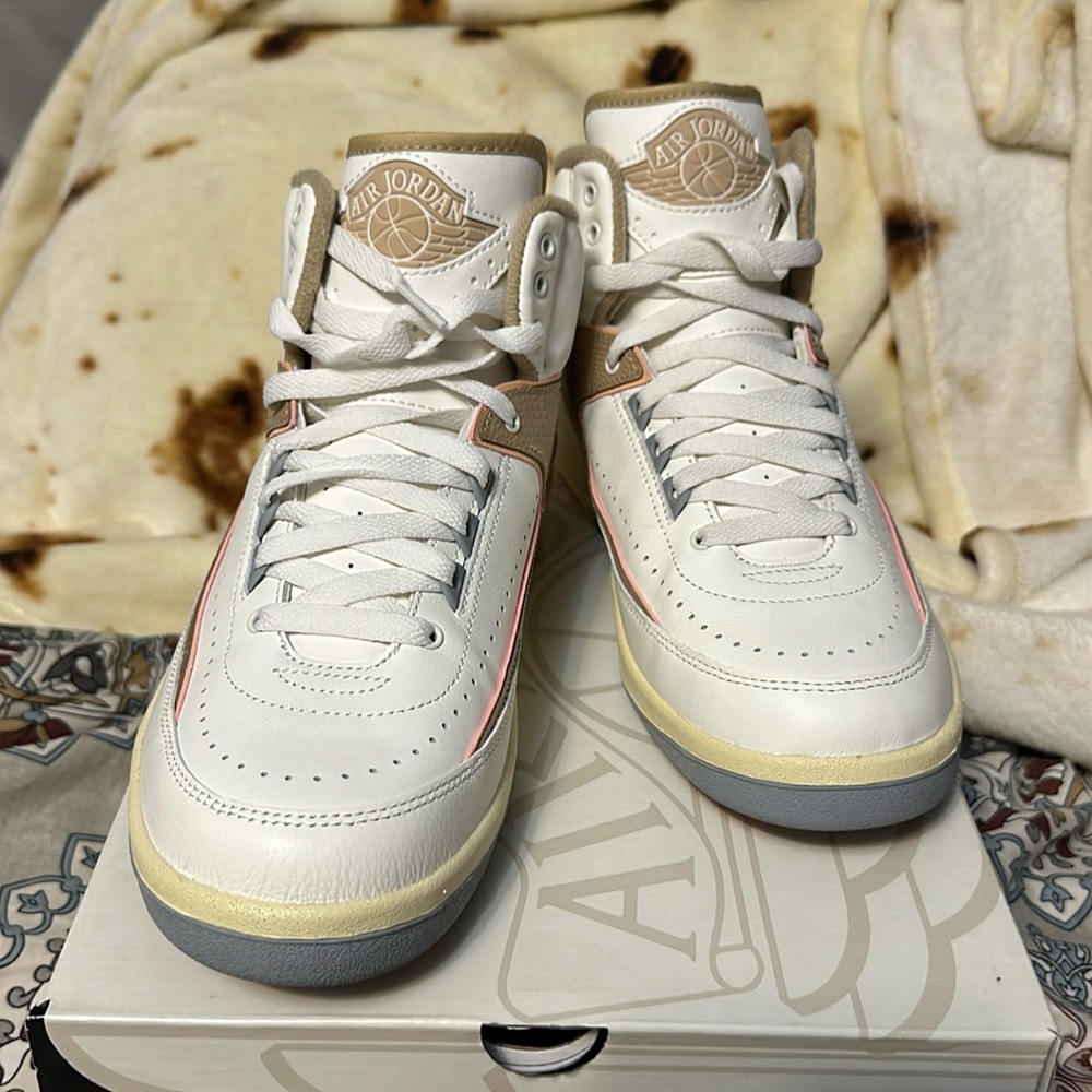 BNIB WOMENS AIR JORDAN 2 retro SIZE 9 Sail/Dessert-Sunset Haze-Muslin